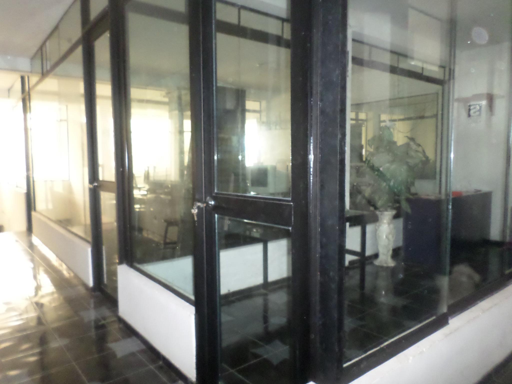 Perfilería de aluminio negro